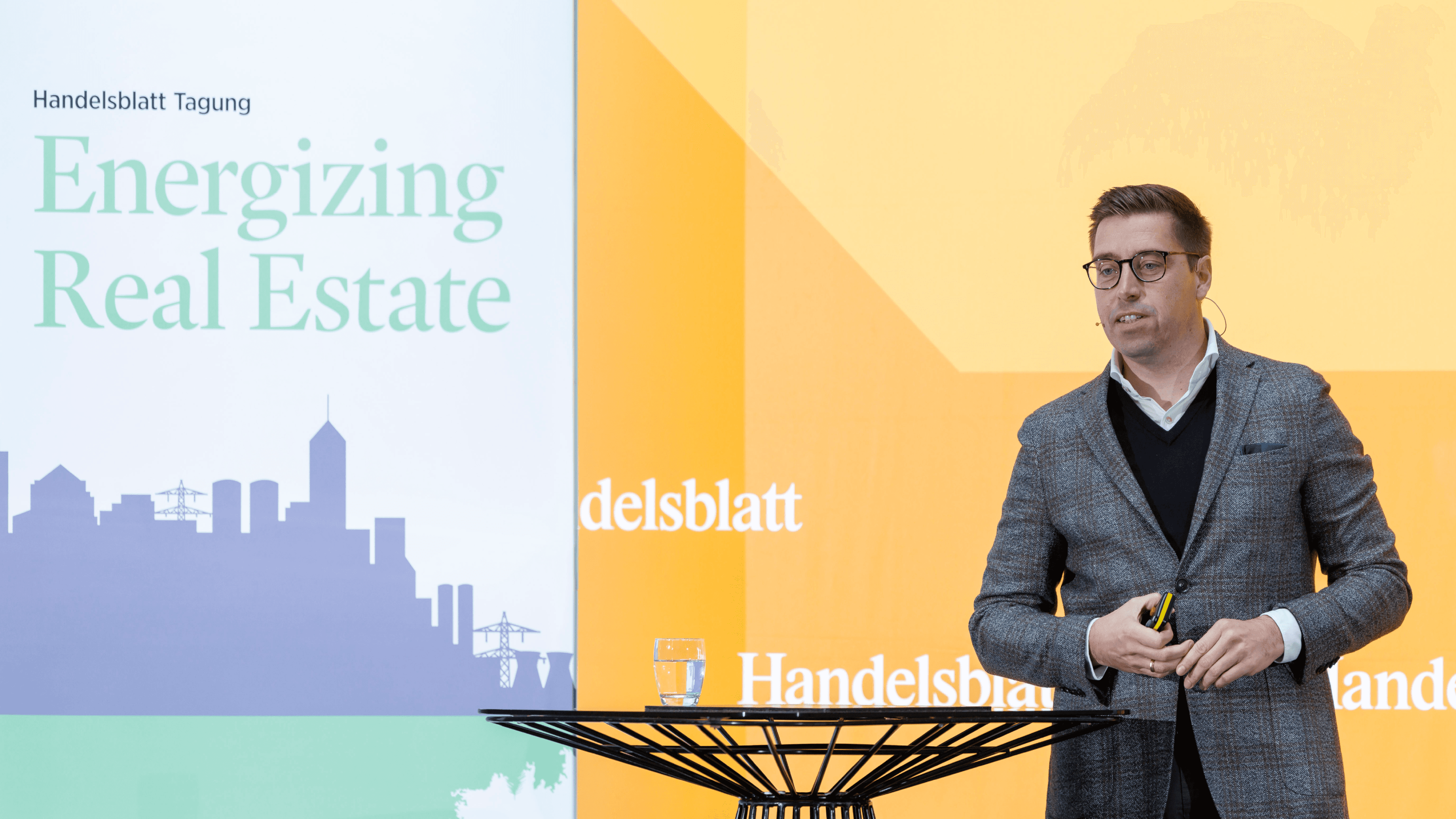 "KI macht Bestandsgebäude grün", so lautete der Gastbeitrag von Sascha Müller auf der Handelsblatt Tagung "Energizing Real Estate", 12.09. - 13.09.2024