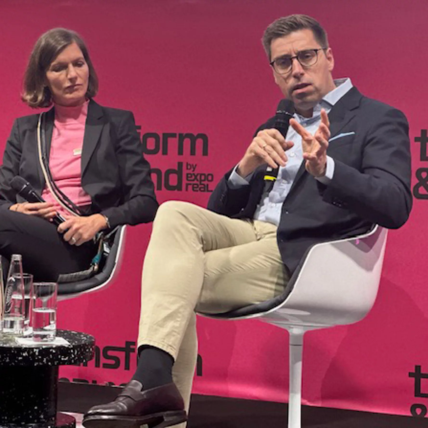 CEO Sascha Müller auf dem Panel bei der EXPO Real Messe am reden