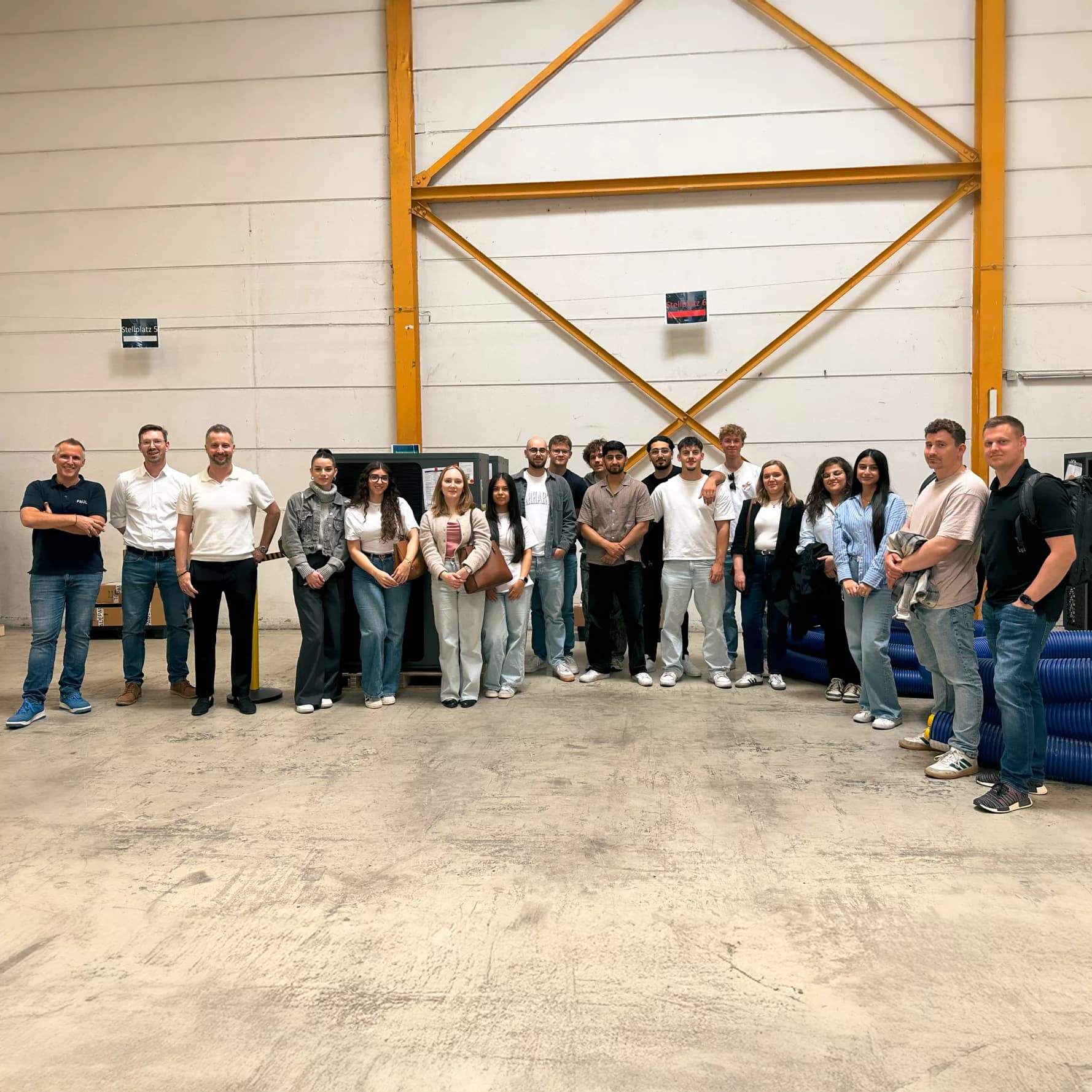 PAUL Tech Besuch TH Aschaffenburg Produktionshalle Ladenburg Gruppenfoto