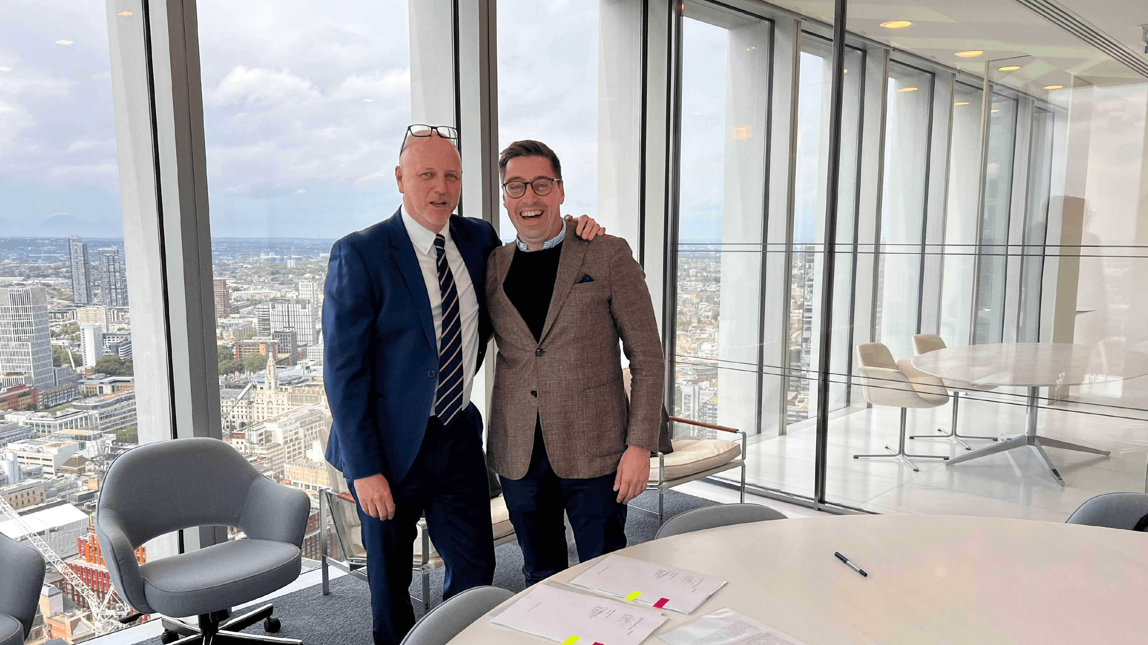 London, UK – Siemlus Energy als ein führendes Unternehmen im Bereich der grünen Technologieintegration geht mit PAUL Tech eine Partnerschaft zur Steigerung der Energieeffizienz von Gebäuden ein.