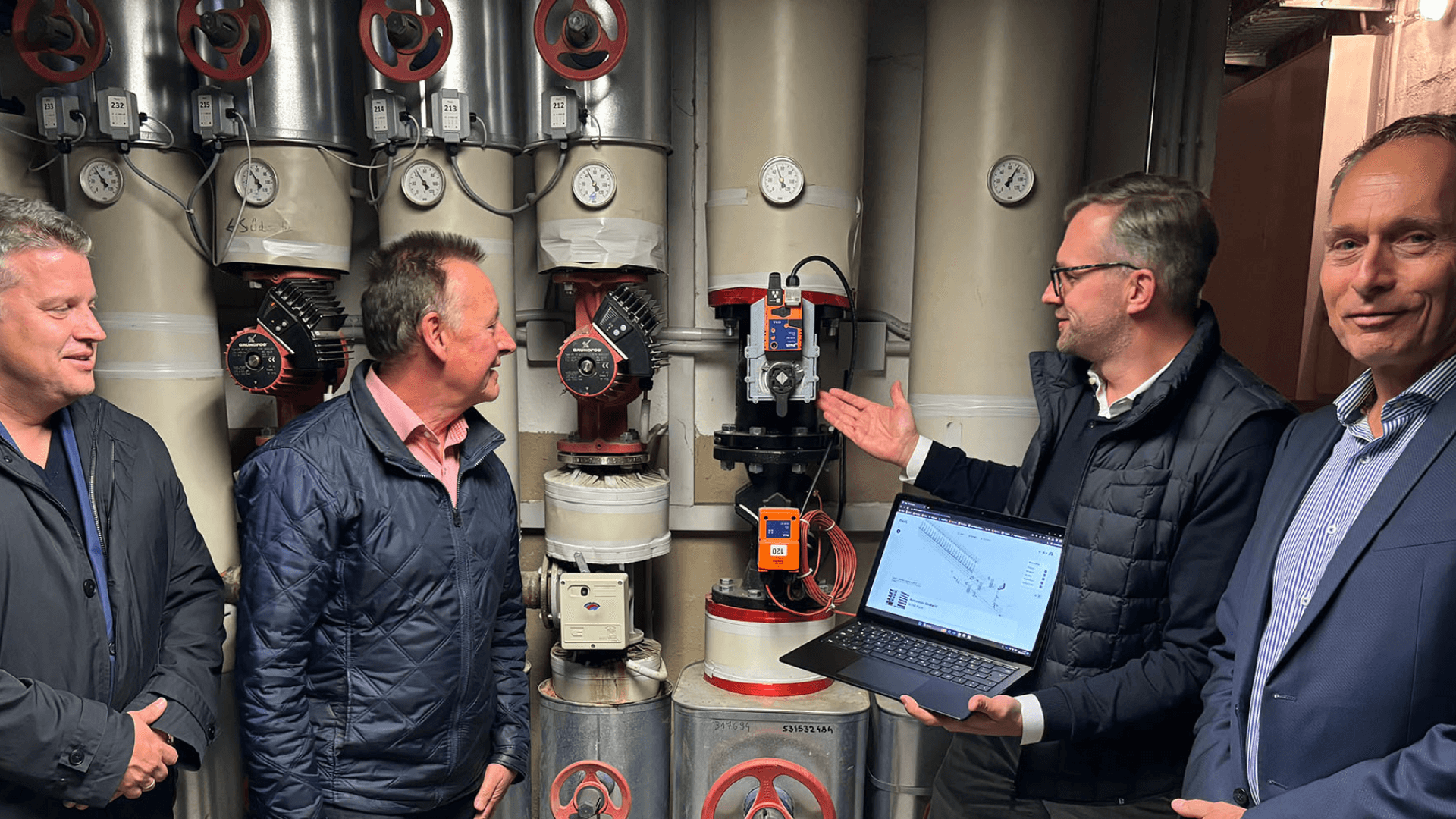 Installation von PAUL im Heizungskeller mit Maiko Dufner und der WBG Fürth